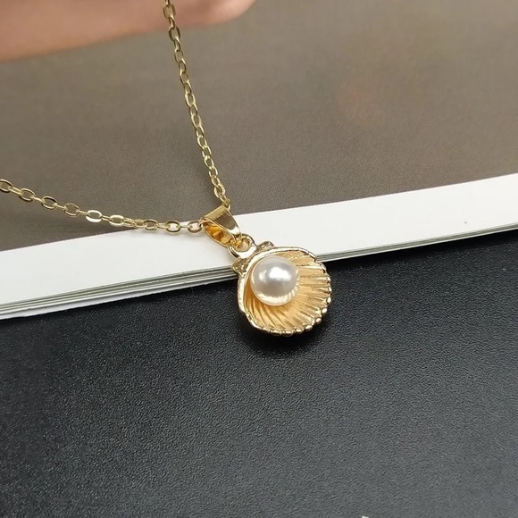 NWT seashell pearl necklace gold - Picture 6 of 6